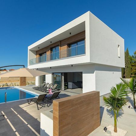 Villa Andre, Walking Distance To Coral Bay Peja Zewnętrze zdjęcie